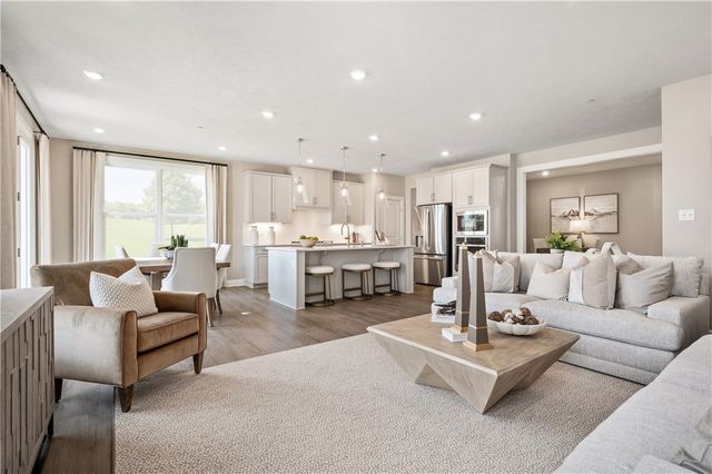 128 Hollow Oak Drive, Coraopolis, PA 15108