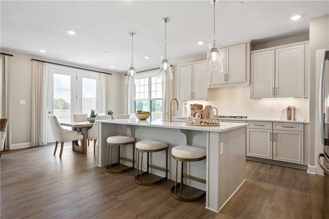 128 Hollow Oak Drive, Coraopolis, PA 15108