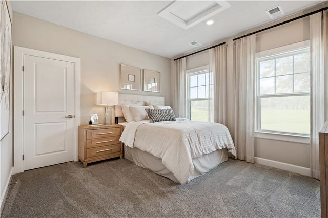 128 Hollow Oak Drive, Coraopolis, PA 15108