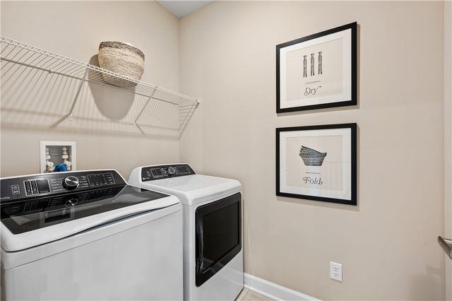 128 Hollow Oak Drive, Coraopolis, PA 15108