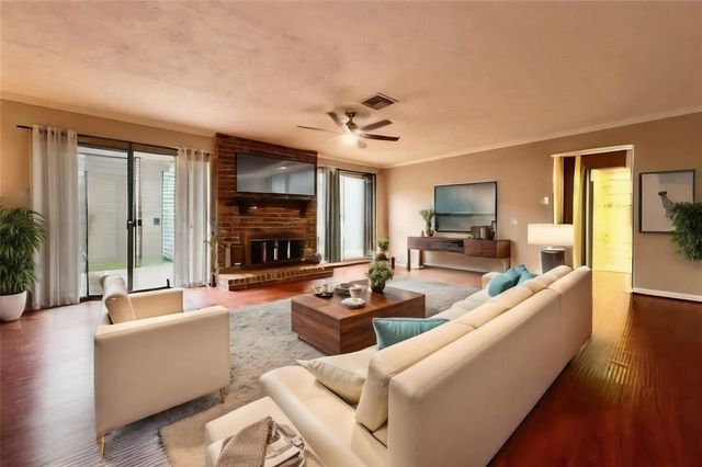11954 Brook Meadows Lane, Meadows Place, TX 77477