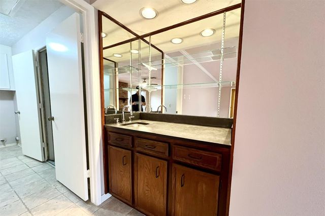 11954 Brook Meadows Lane, Meadows Place, TX 77477