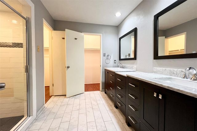 11954 Brook Meadows Lane, Meadows Place, TX 77477