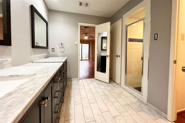 11954 Brook Meadows Lane, Meadows Place, TX 77477