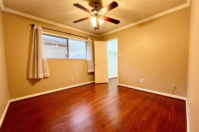 11954 Brook Meadows Lane, Meadows Place, TX 77477