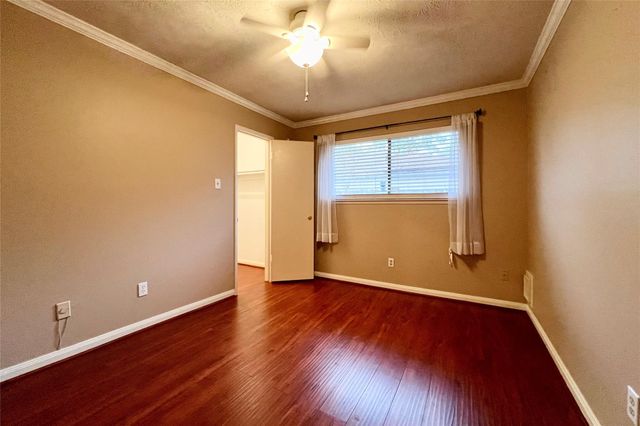 11954 Brook Meadows Lane, Meadows Place, TX 77477