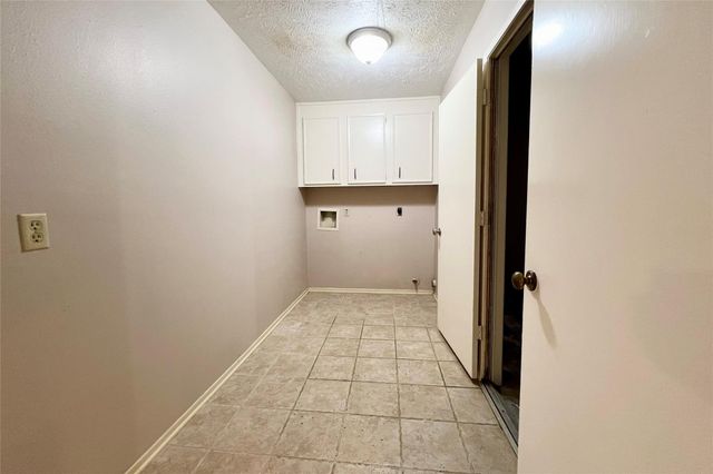 11954 Brook Meadows Lane, Meadows Place, TX 77477