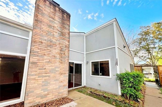 11954 Brook Meadows Lane, Meadows Place, TX 77477