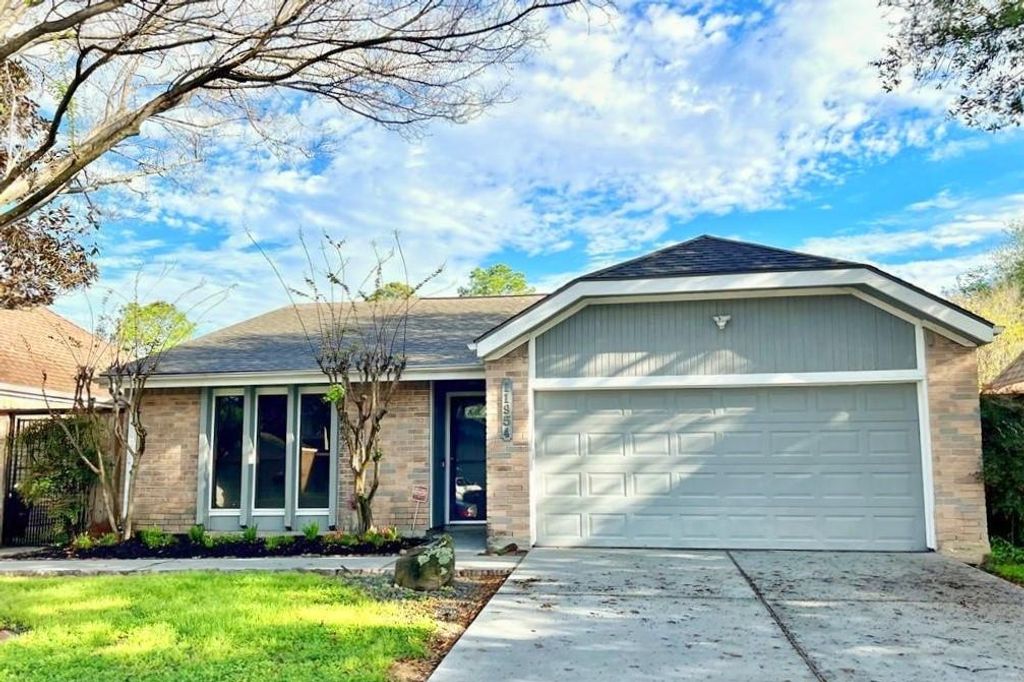 11954 Brook Meadows Lane, Meadows Place, TX 77477