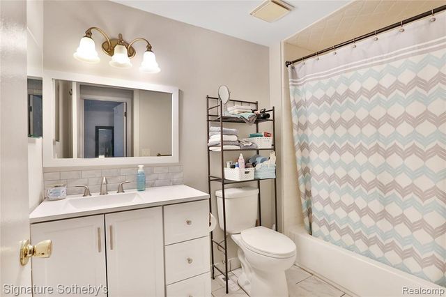 38730 Golfview Drive, Clinton Township, MI 48038