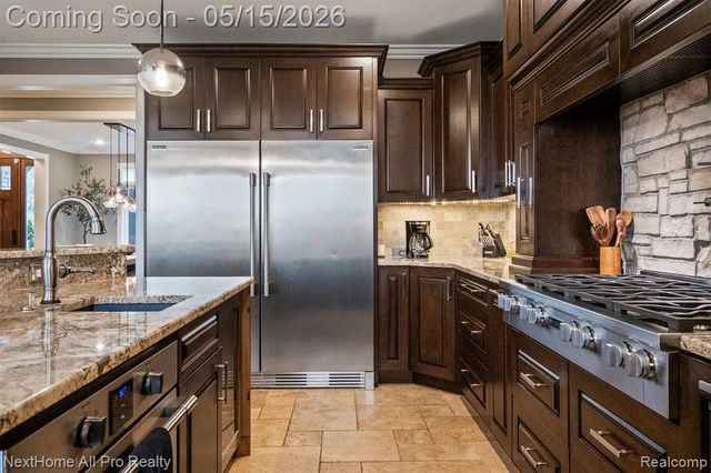 12385 Boulder Pass Drive, Milford, MI 48380