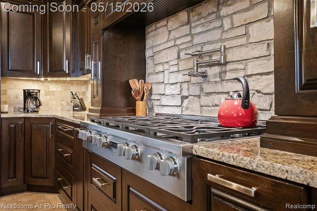 12385 Boulder Pass Drive, Milford, MI 48380