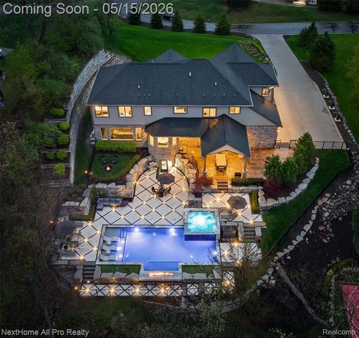 12385 Boulder Pass Drive, Milford, MI 48380
