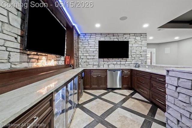12385 Boulder Pass Drive, Milford, MI 48380