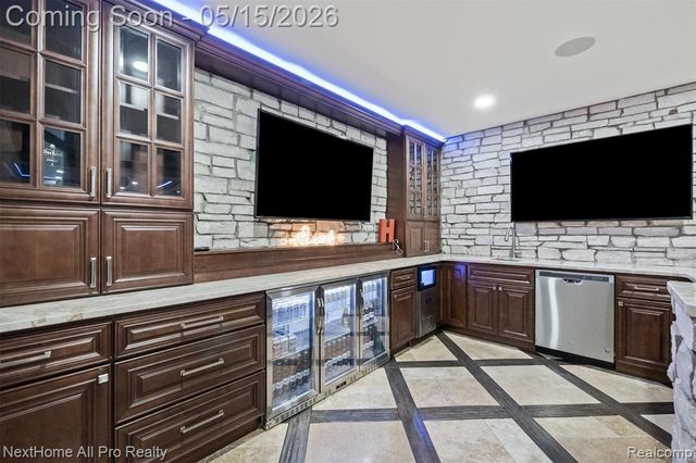 12385 Boulder Pass Drive, Milford, MI 48380