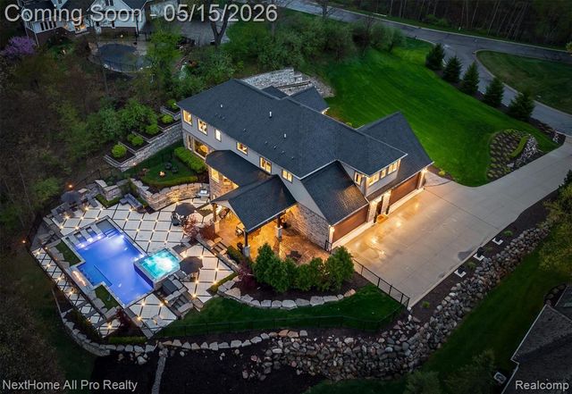 12385 Boulder Pass Drive, Milford, MI 48380