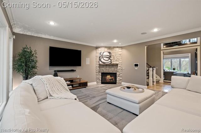12385 Boulder Pass Drive, Milford, MI 48380