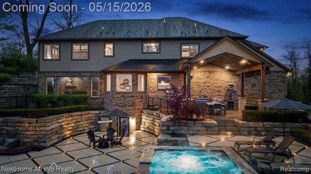 12385 Boulder Pass Drive, Milford, MI 48380