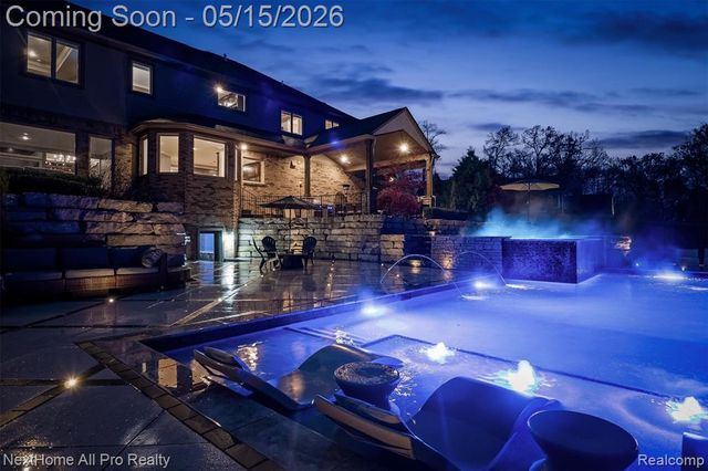 12385 Boulder Pass Drive, Milford, MI 48380