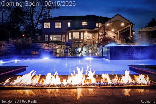 12385 Boulder Pass Drive, Milford, MI 48380