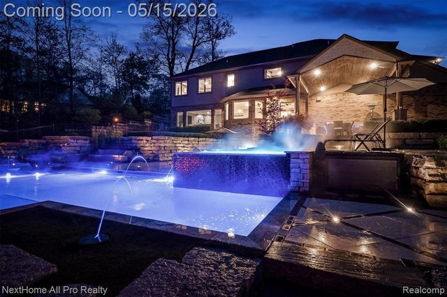 12385 Boulder Pass Drive, Milford, MI 48380