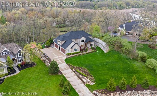 12385 Boulder Pass Drive, Milford, MI 48380