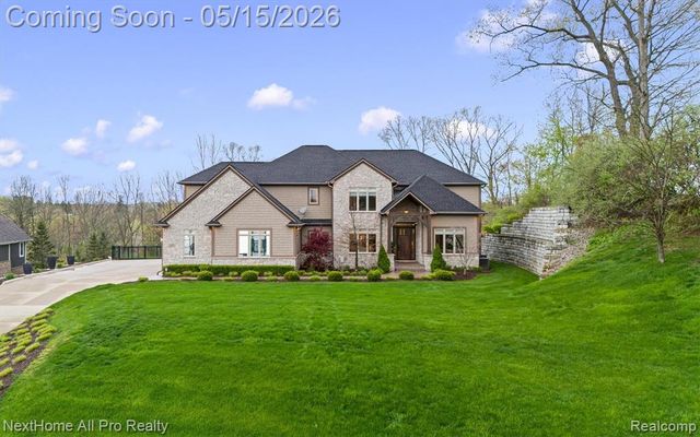 12385 Boulder Pass Drive, Milford, MI 48380
