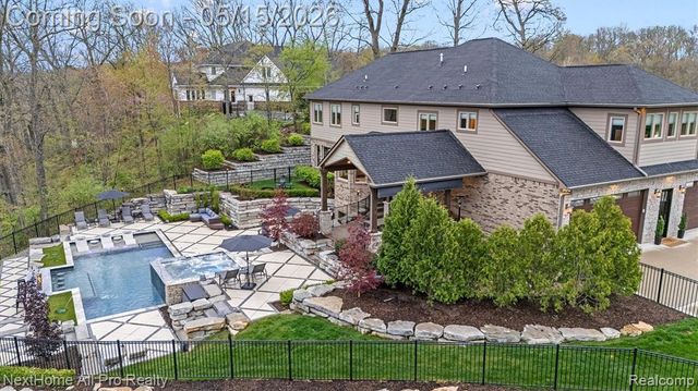 12385 Boulder Pass Drive, Milford, MI 48380