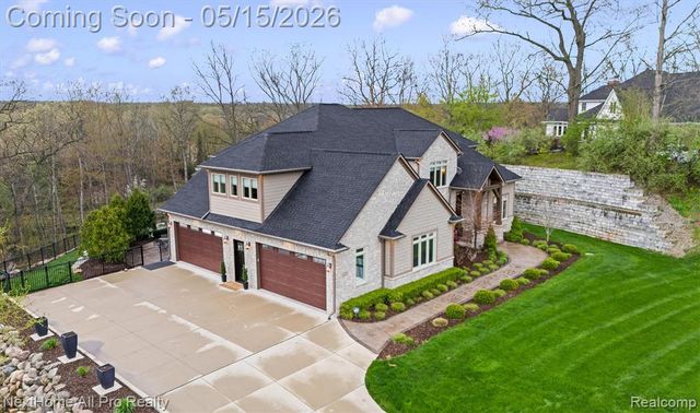 12385 Boulder Pass Drive, Milford, MI 48380