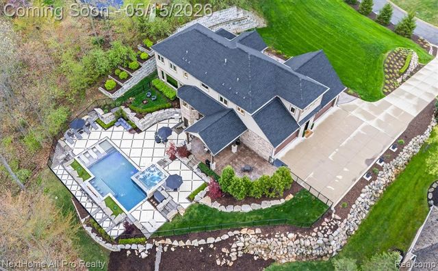 12385 Boulder Pass Drive, Milford, MI 48380