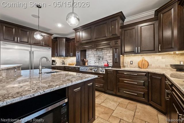 12385 Boulder Pass Drive, Milford, MI 48380