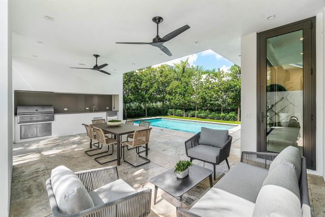 810 Palm Trail, Delray Beach, FL 33483