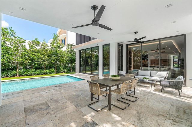 810 Palm Trail, Delray Beach, FL 33483