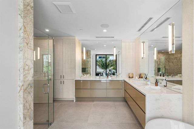 810 Palm Trail, Delray Beach, FL 33483