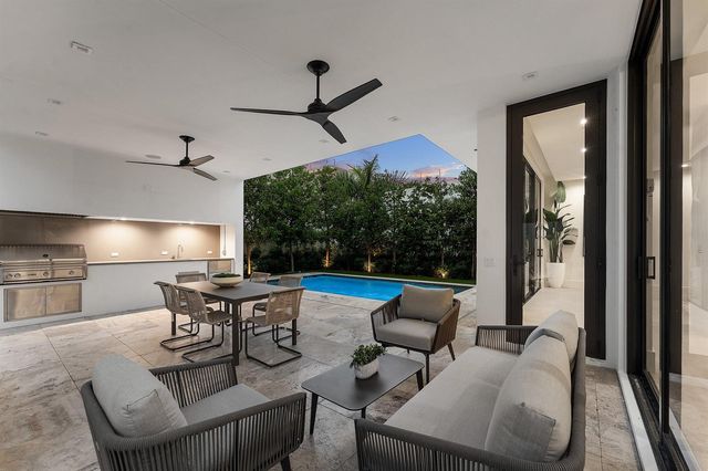 810 Palm Trail, Delray Beach, FL 33483