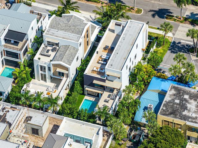 810 Palm Trail, Delray Beach, FL 33483