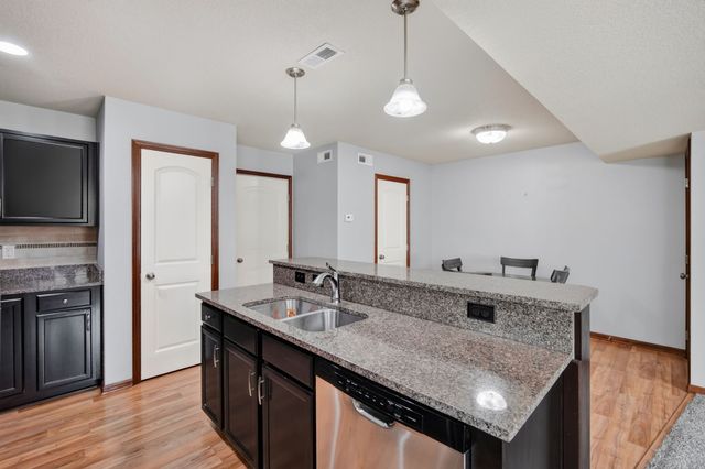 8601 Westown Parkway 33101, West Des Moines, IA 50266