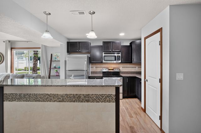 8601 Westown Parkway 33101, West Des Moines, IA 50266