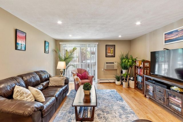276 Albion Street 12, Wakefield, MA 01880