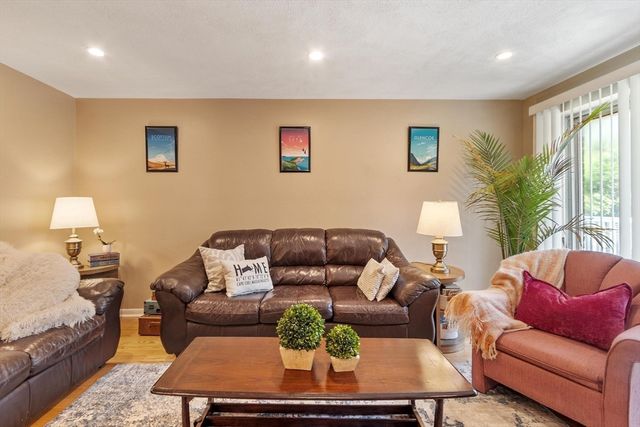 276 Albion Street 12, Wakefield, MA 01880