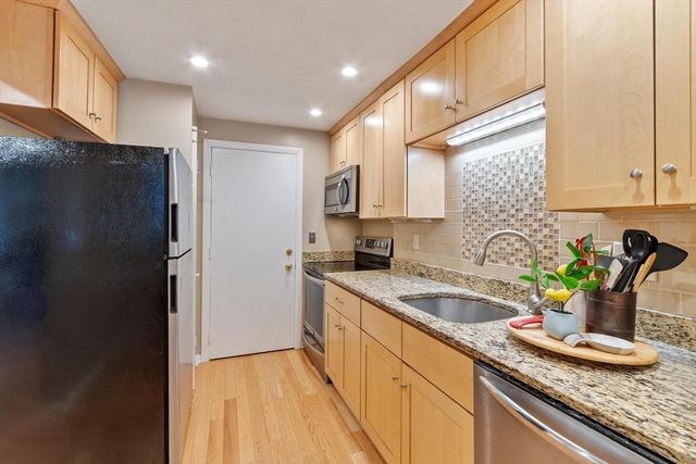 276 Albion Street 12, Wakefield, MA 01880