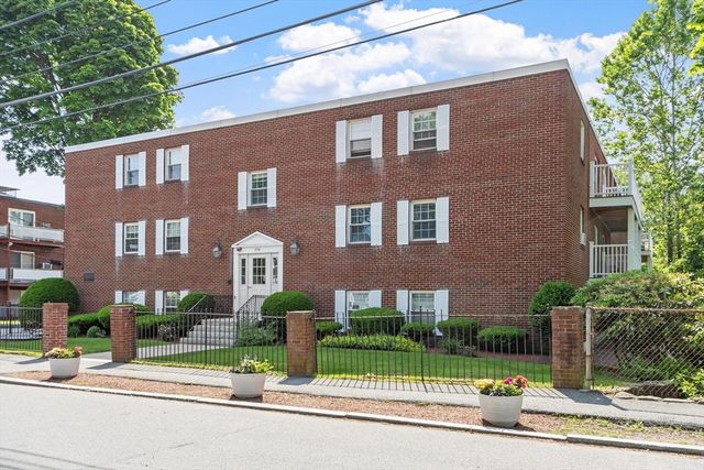 276 Albion Street 12, Wakefield, MA 01880