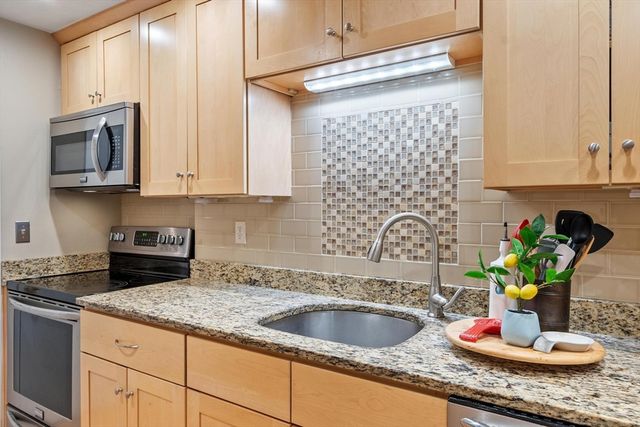 276 Albion Street 12, Wakefield, MA 01880