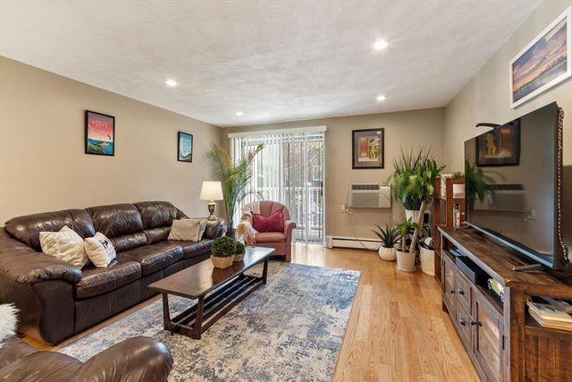 276 Albion Street 12, Wakefield, MA 01880
