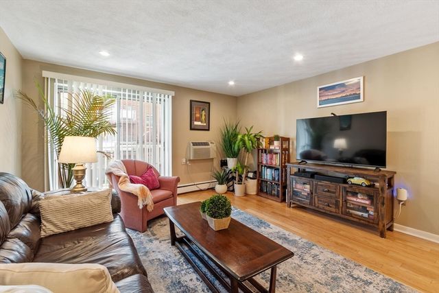 276 Albion Street 12, Wakefield, MA 01880