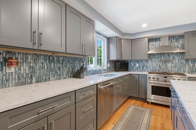 11 Draper Ave, North Attleboro, MA 02760