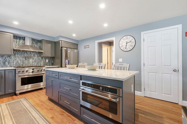 11 Draper Ave, North Attleboro, MA 02760