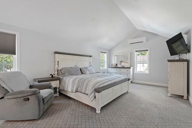 11 Draper Ave, North Attleboro, MA 02760