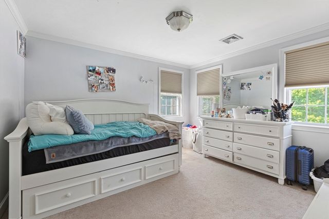 11 Draper Ave, North Attleboro, MA 02760