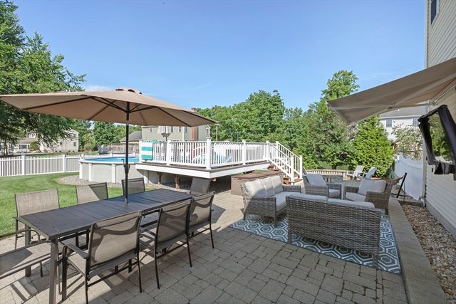 11 Draper Ave, North Attleboro, MA 02760